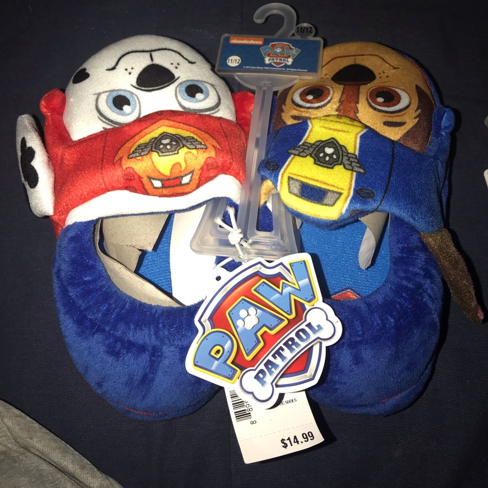 Paw patrol slippers NWT
